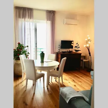Splendido Vista Mare Apartment *